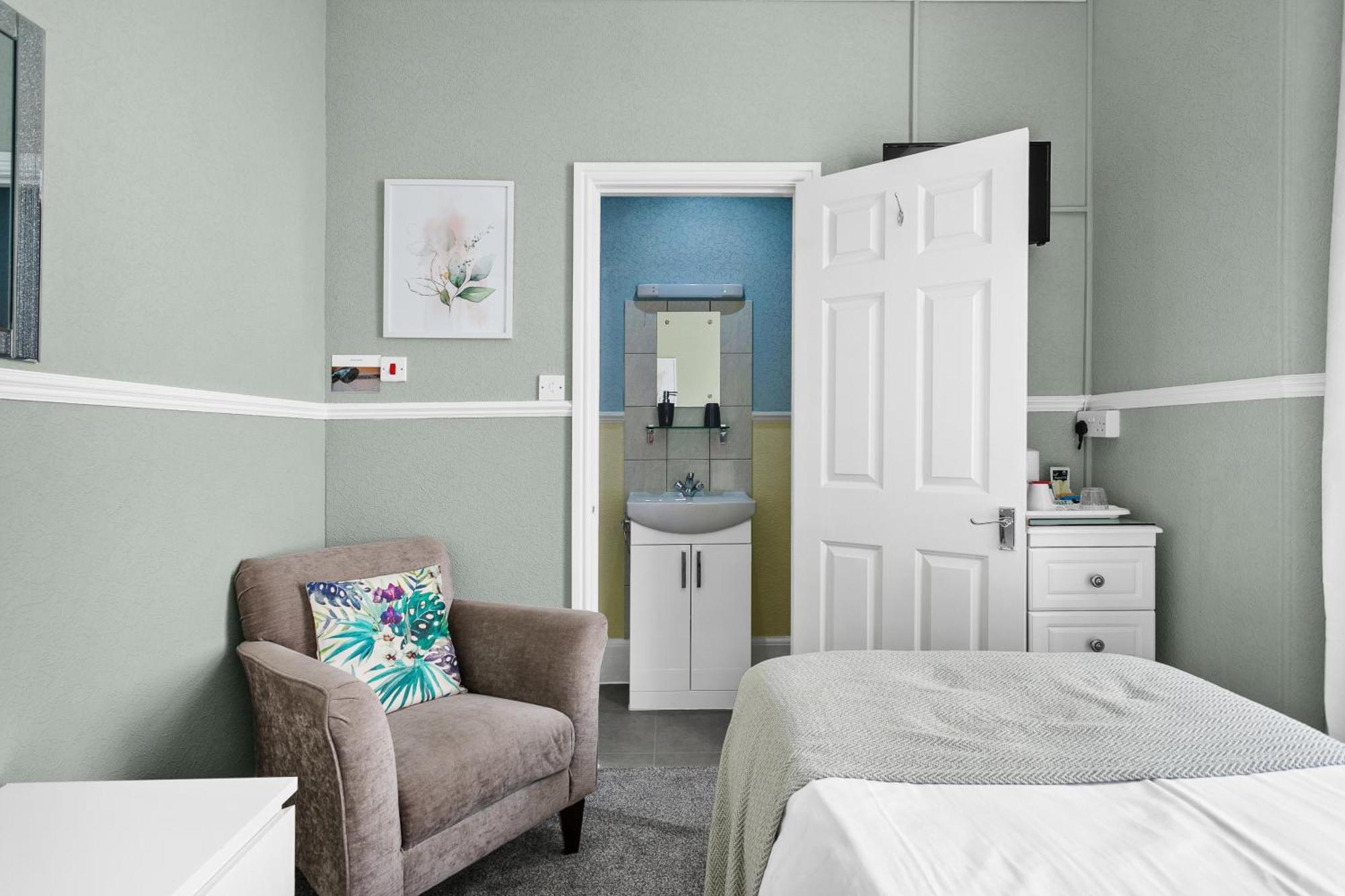 The Netley Bed & Breakfast Torquay Room photo